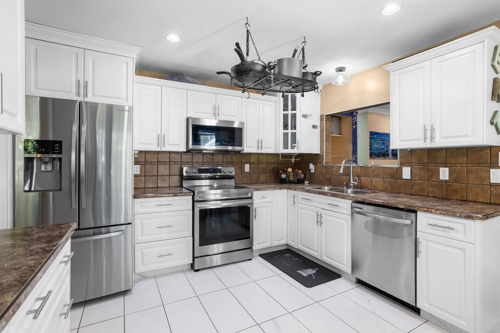 Listing Image 9