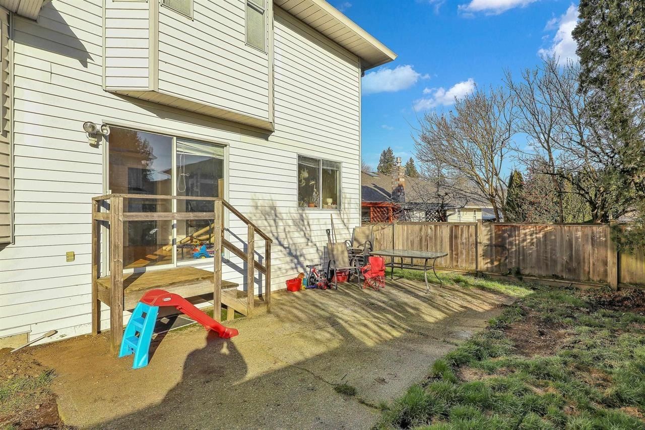 Listing Image 4
