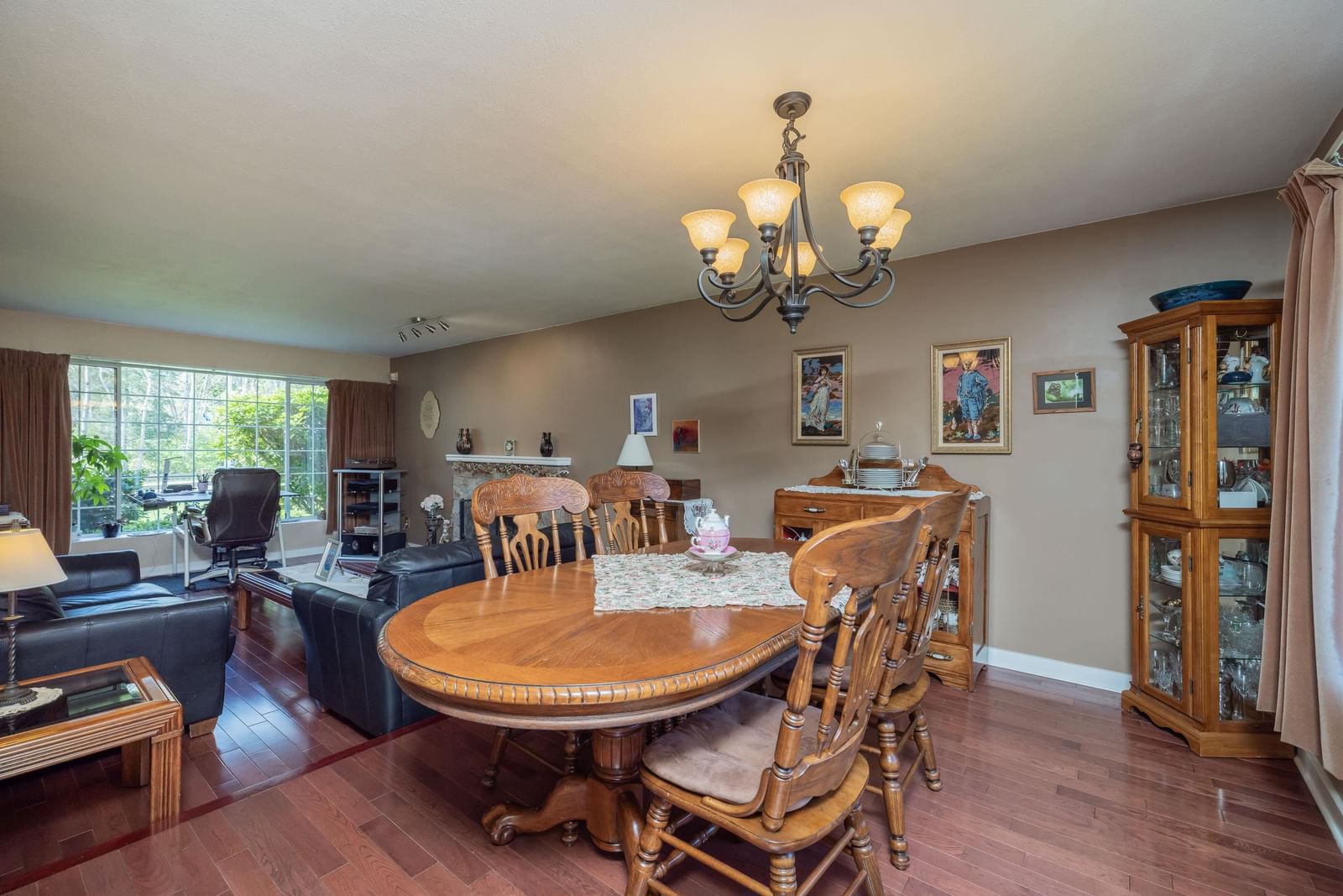 Listing Image 10