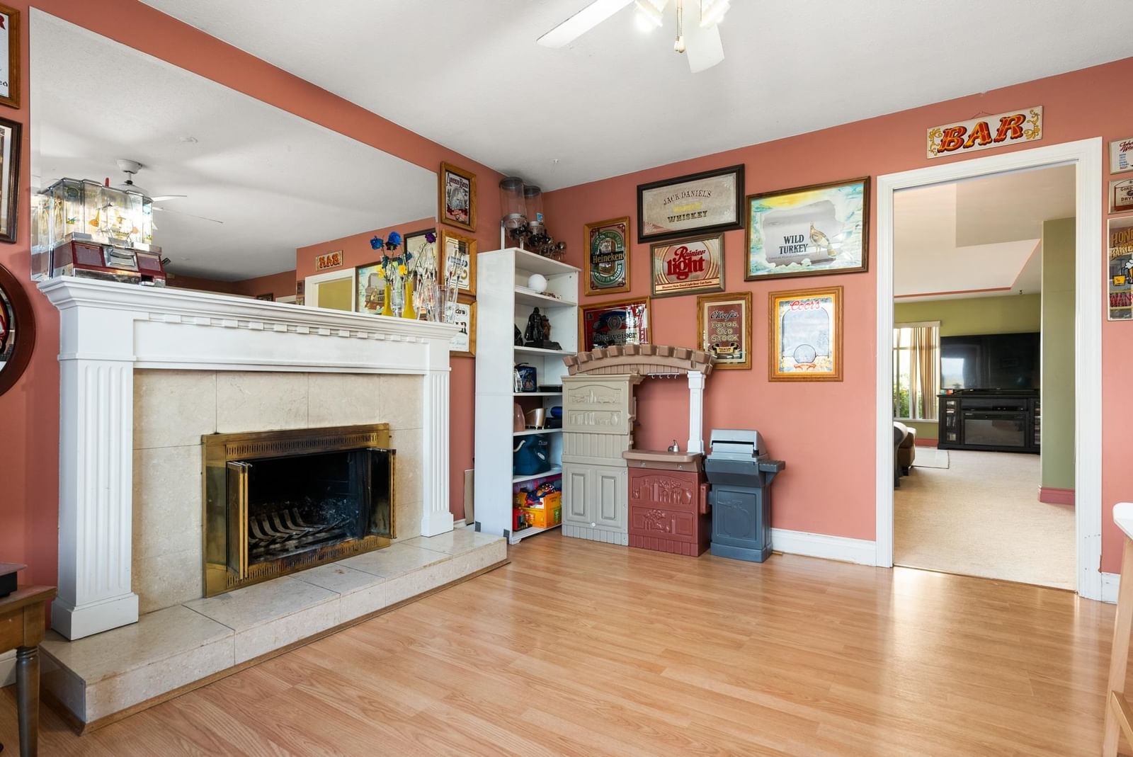 Listing Image 5