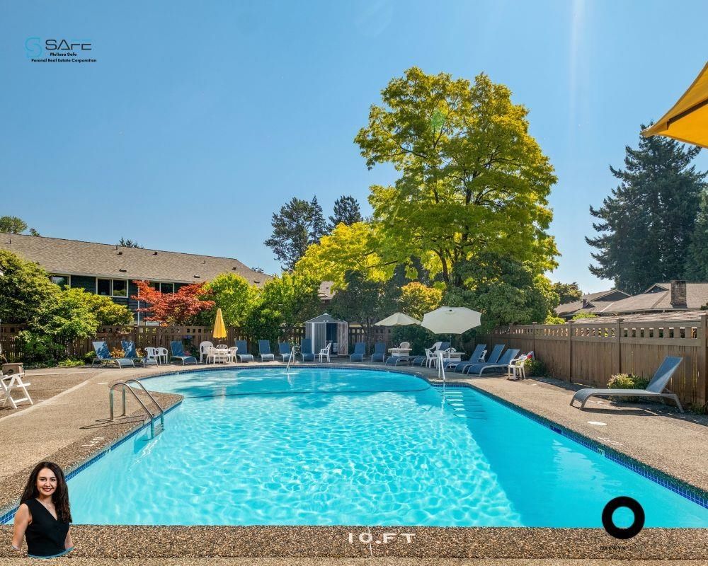2 bedroom Townhouse exterior view at 555 W 28th Street, Upper Lonsdale - 972 sq ft property built in 1968