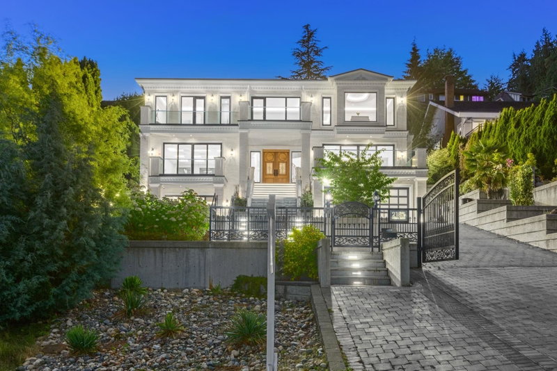 2185 Westhill Wynd
