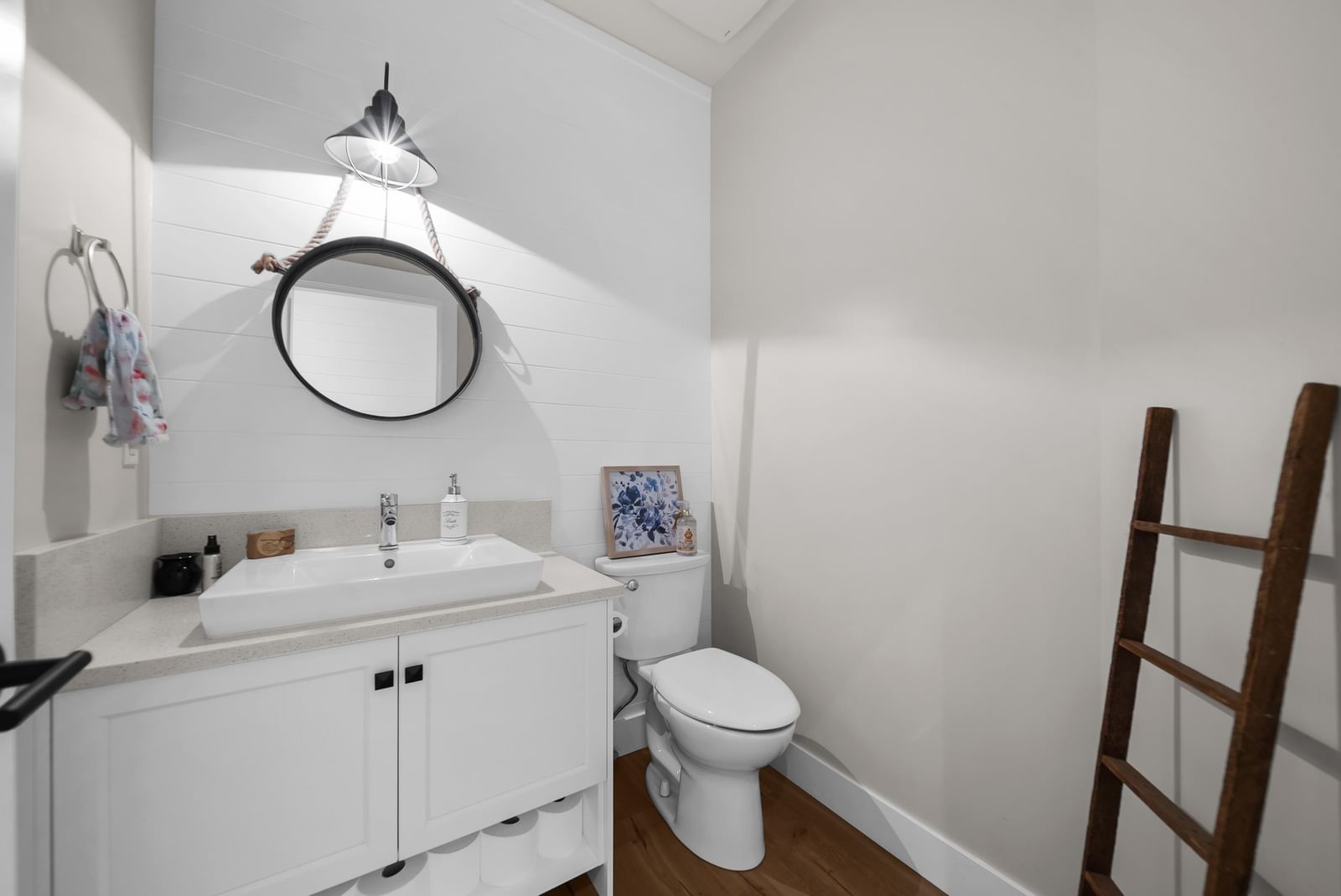 Listing Image 22