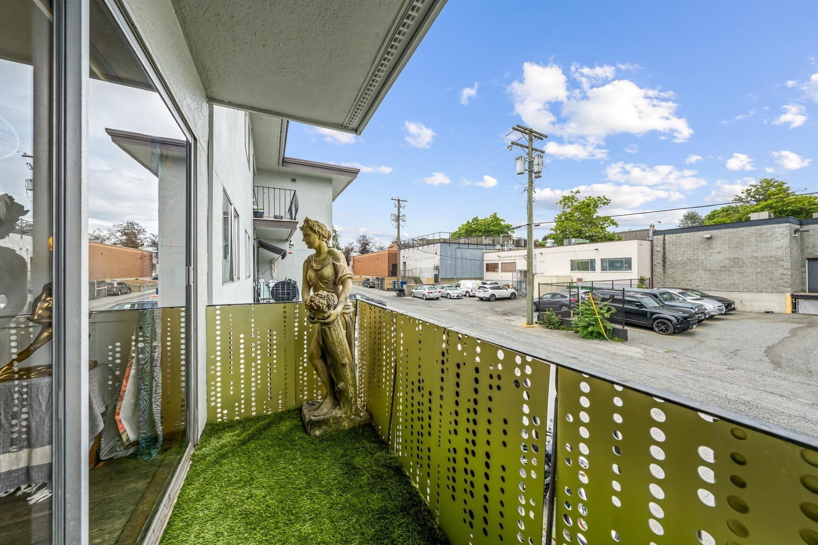 Listing Image 21
