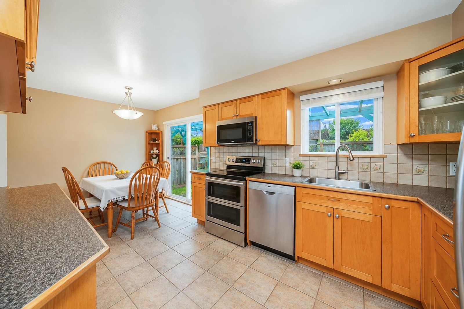 Listing Image 10