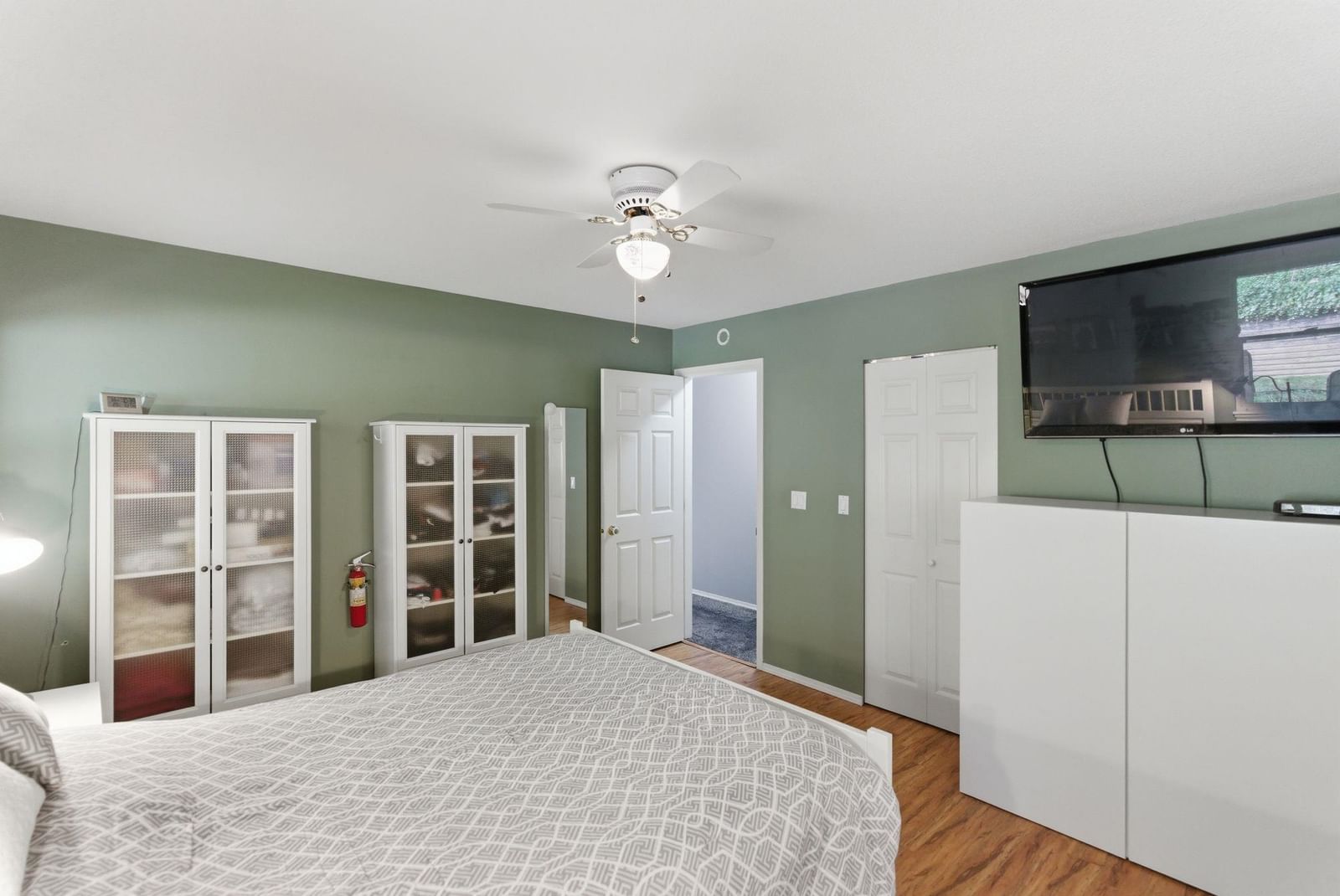 Listing Image 20