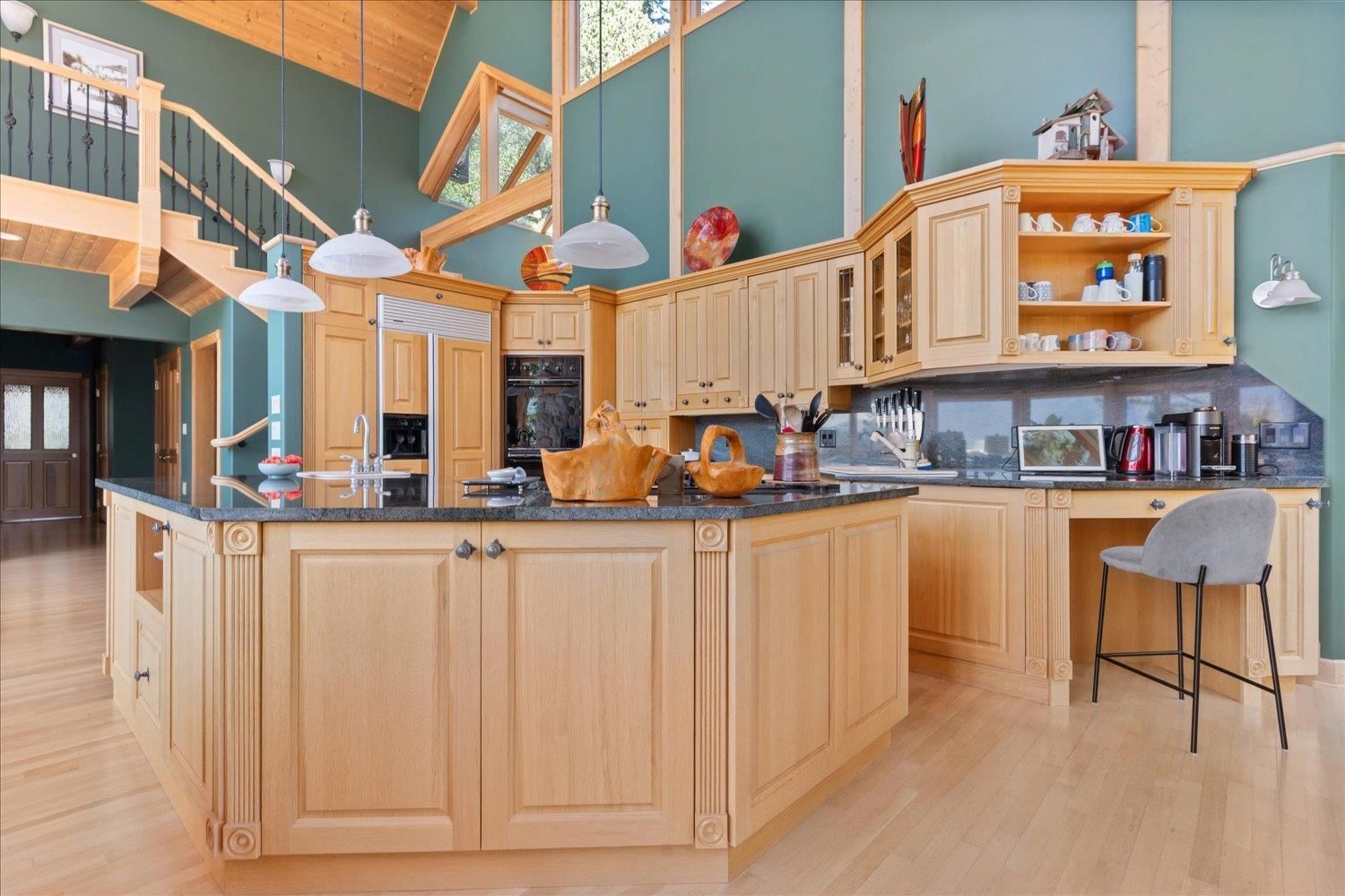 Listing Image 10