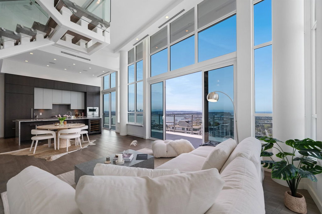 2403 - 125 14th Street E 5