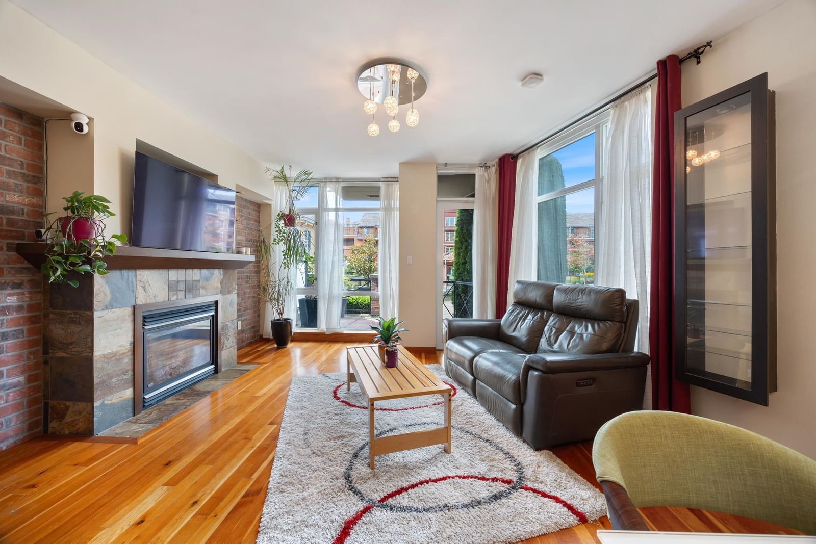Listing Image 10