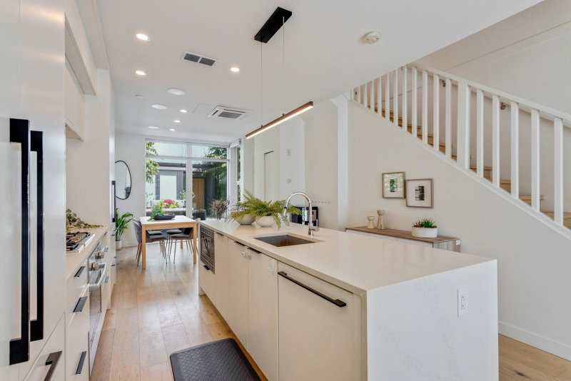 649 3rd Street E #125, North Vancouver, British Columbia
