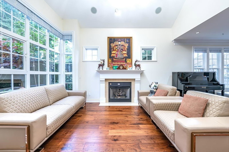 6386 Larkin Drive
