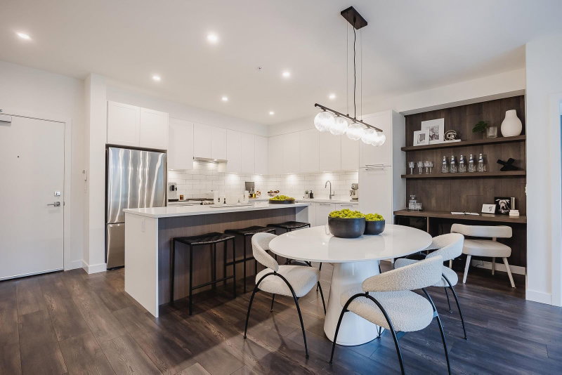 316 - 32174 George Ferguson Way