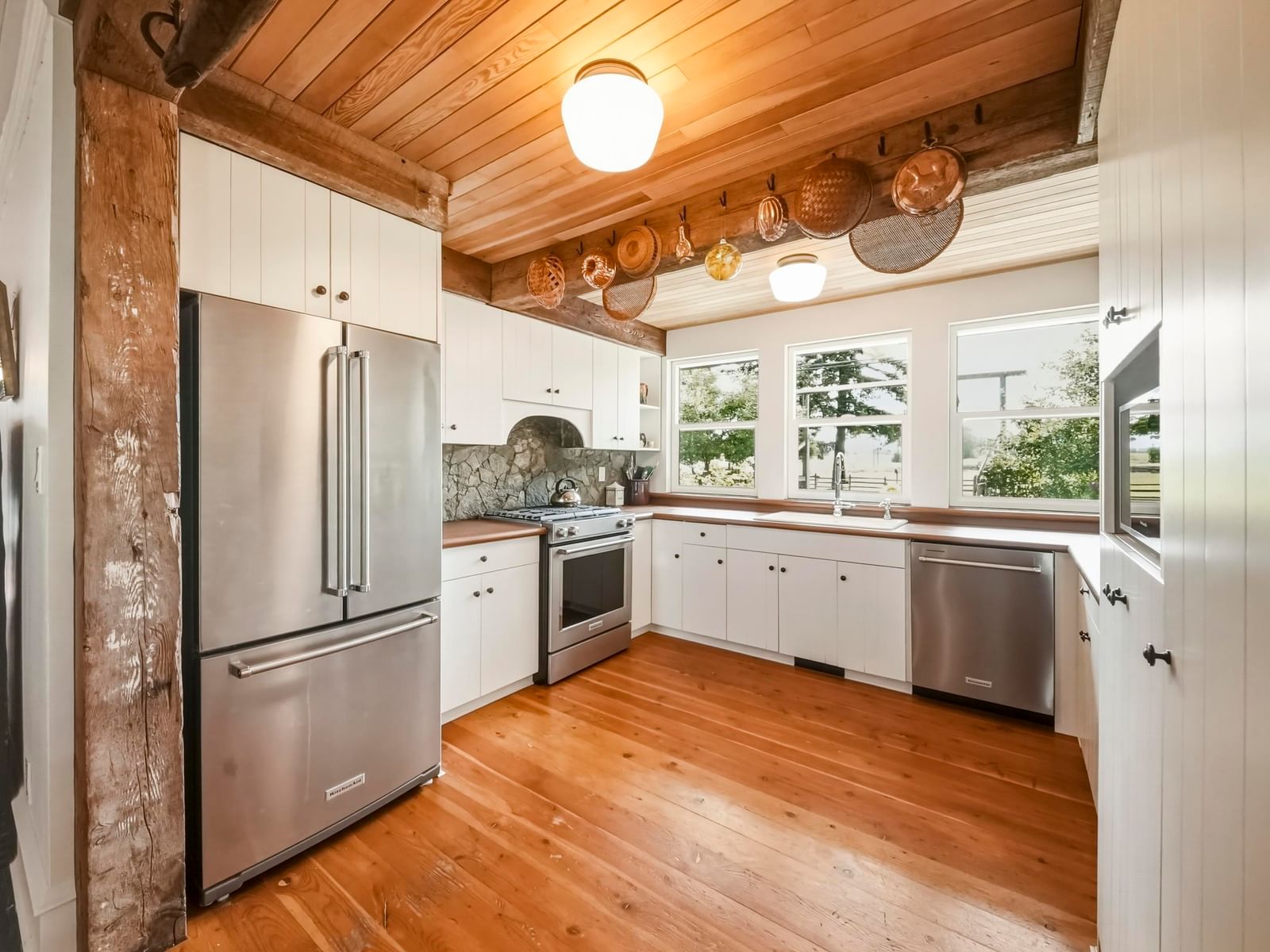 Listing Image 13
