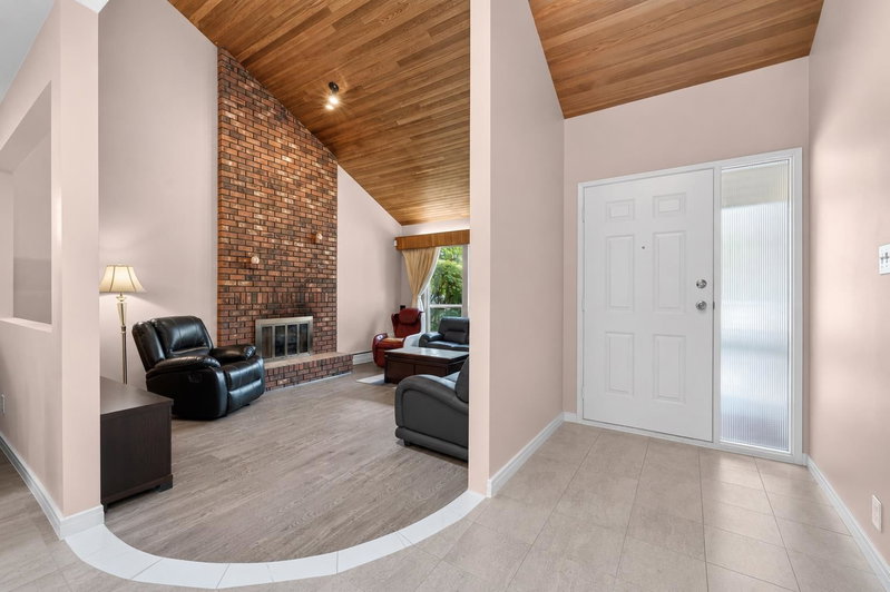 10441 Hollybank Drive