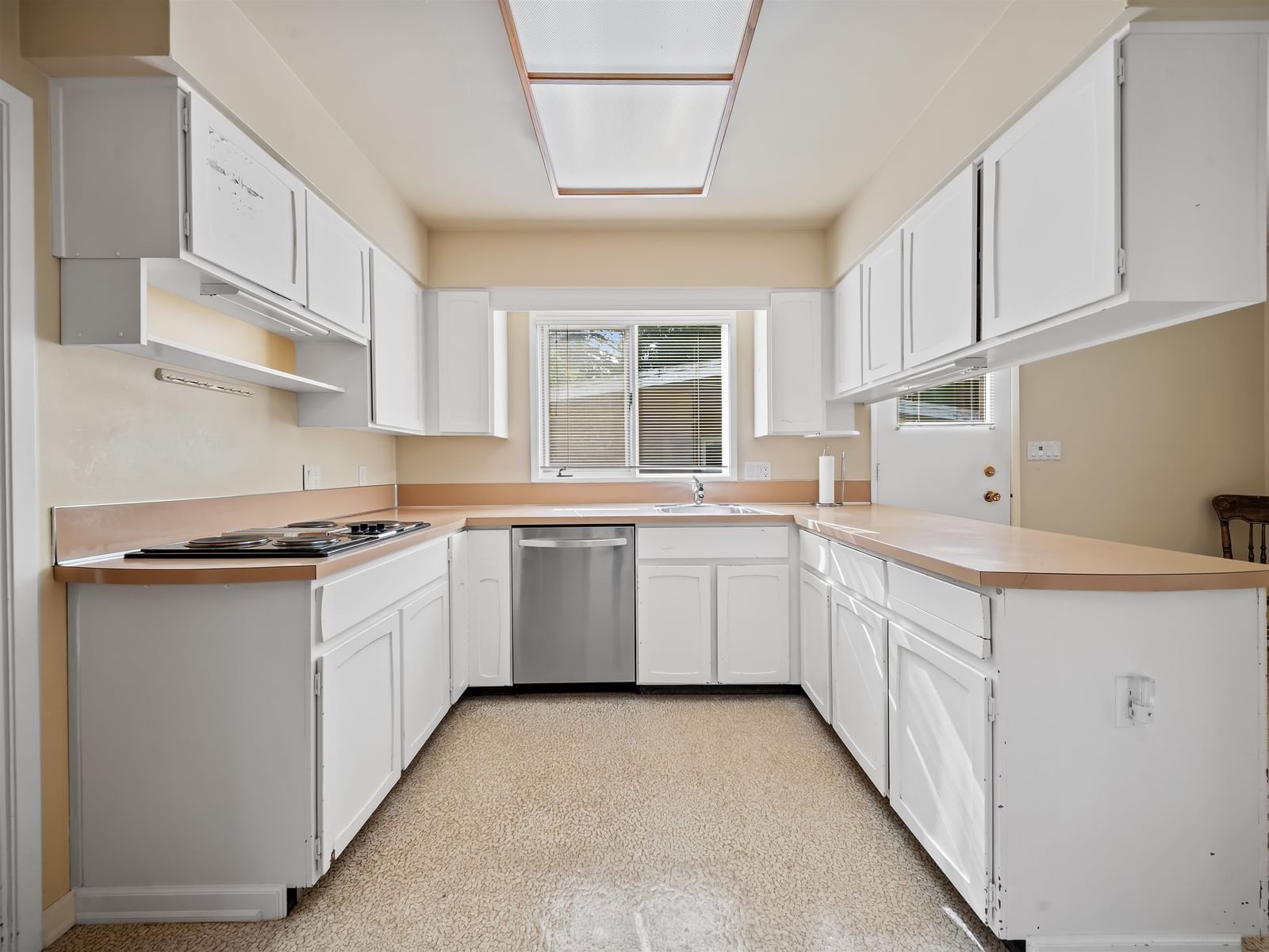 Listing Image 10