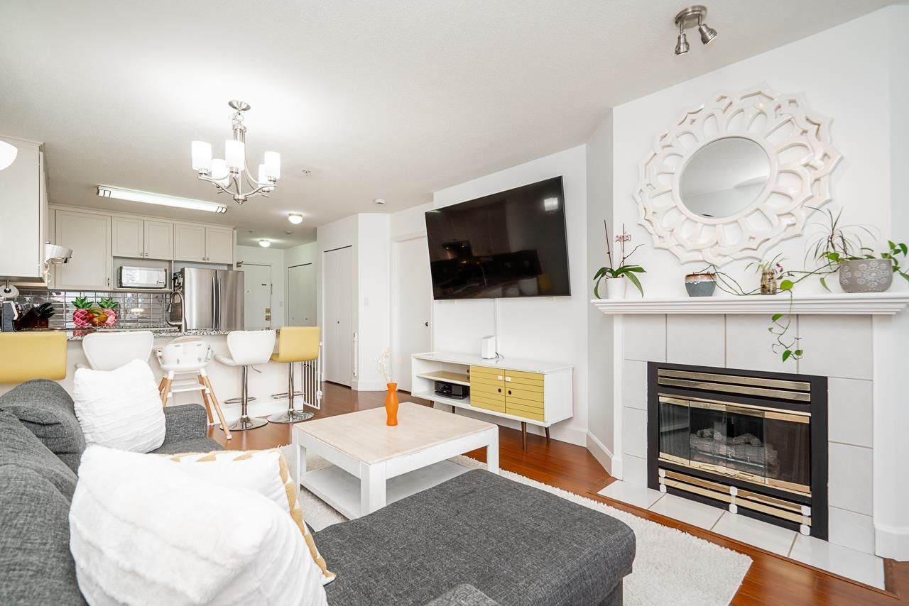 Listing Image 10