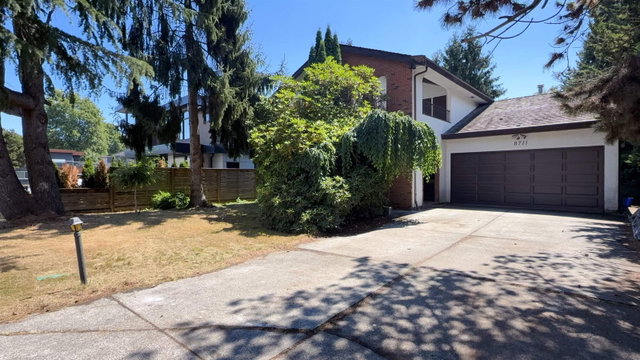 8711 Cullen Crescent