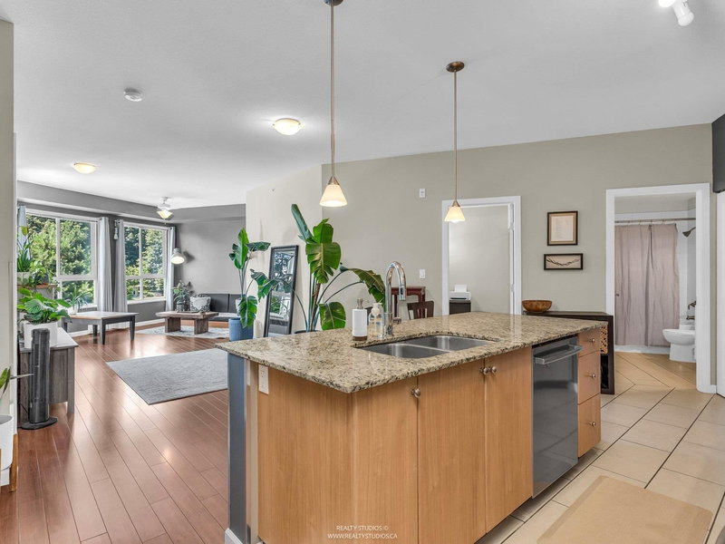 285 Ross Drive #402, New Westminster, British Columbia