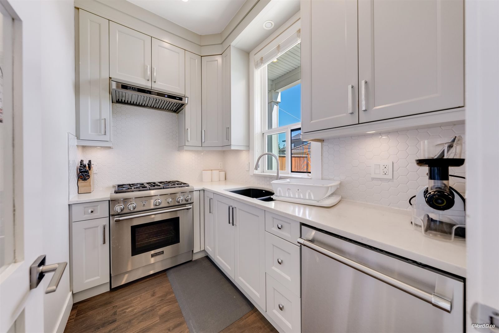 Listing Image 15