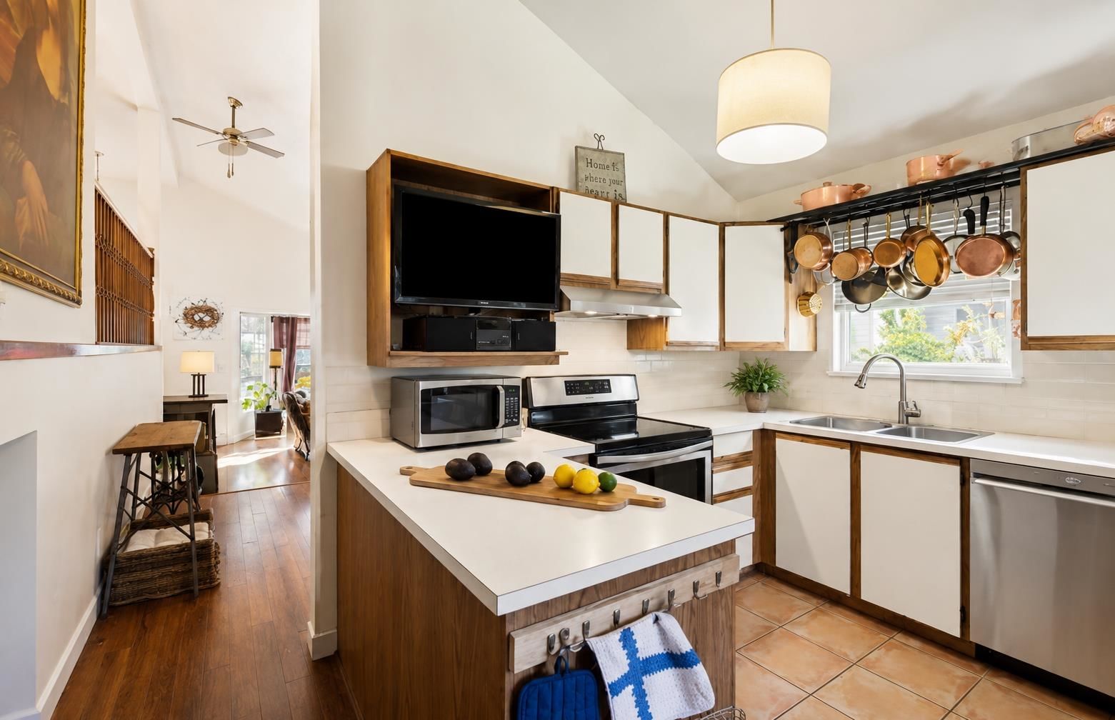 Listing Image 9