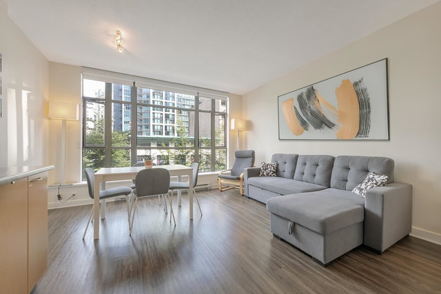 307 - 1249 Granville Street