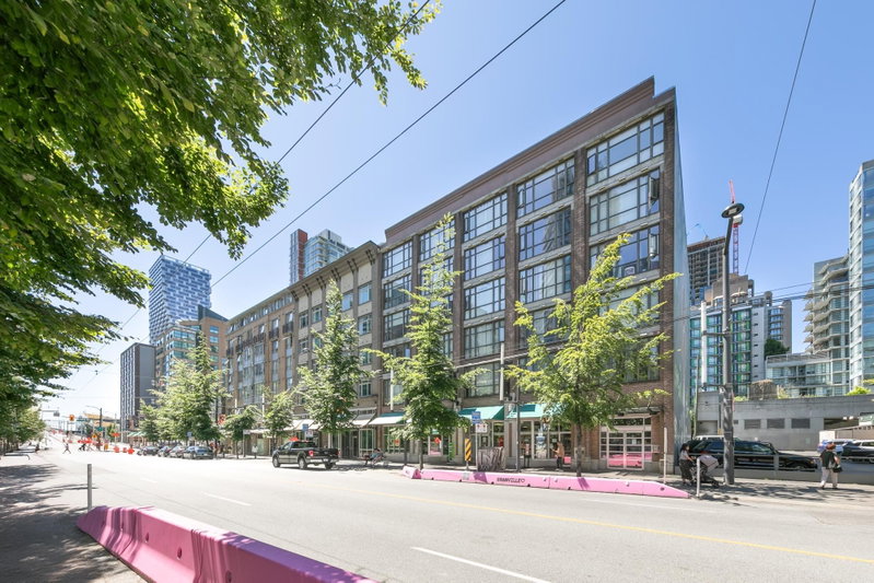 307 - 1249 Granville Street