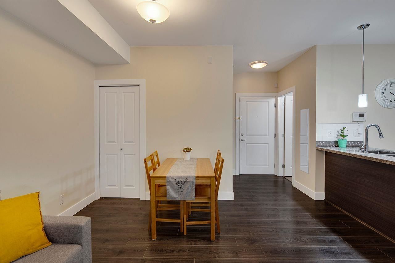 Listing Image 8