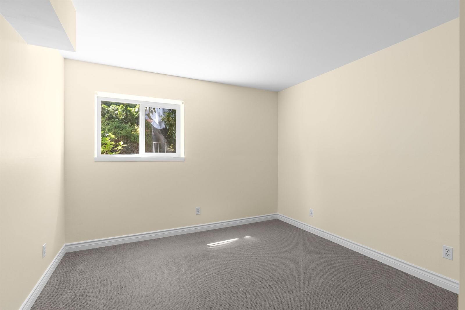 Listing Image 30