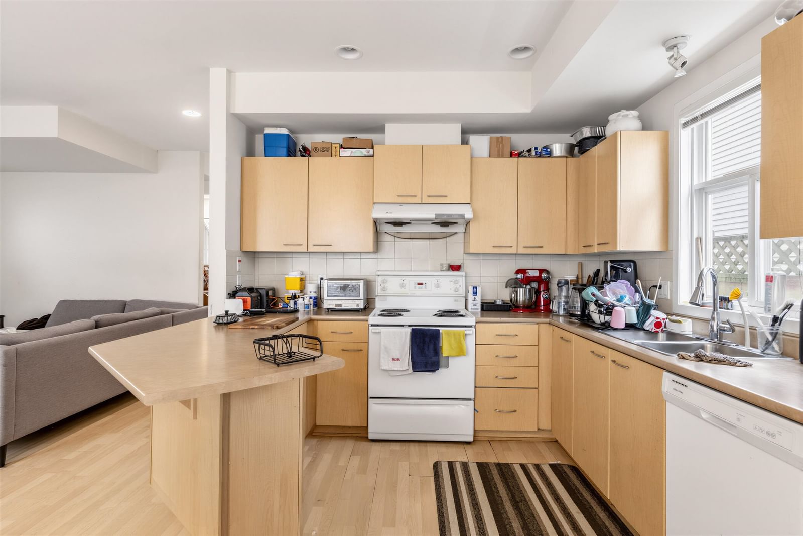 Listing Image 12