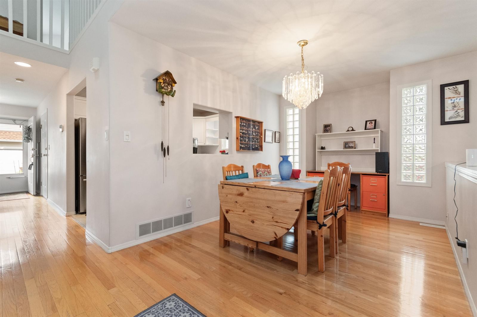 Listing Image 11
