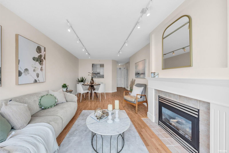 1702 - 6611 Southoaks Crescent