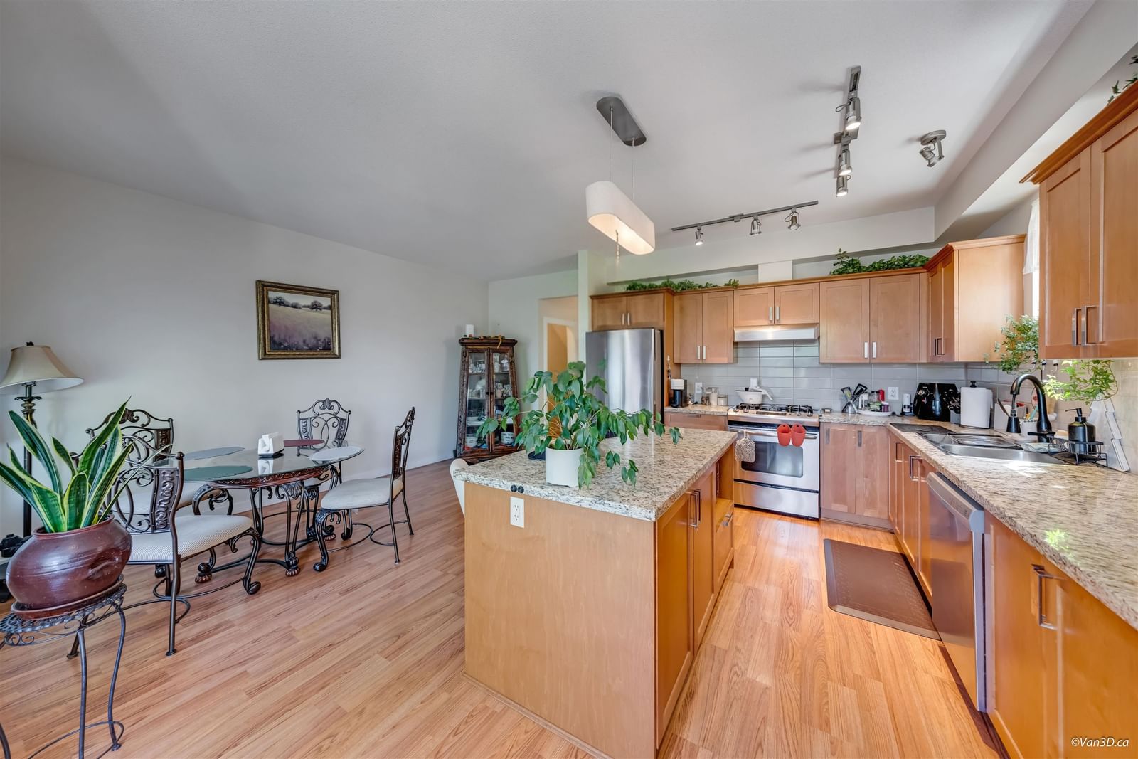 Listing Image 9