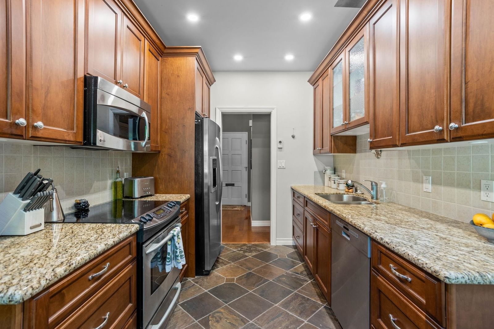 Listing Image 14