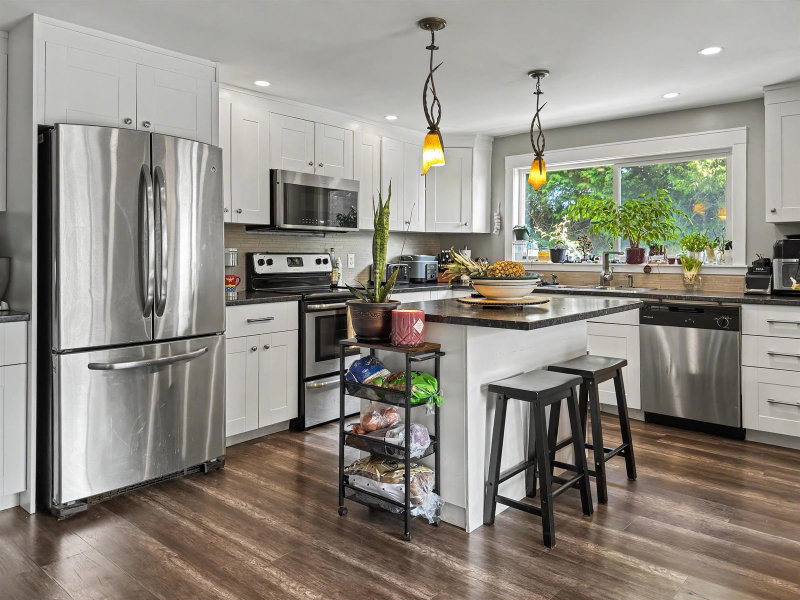 10 - 32151 Lougheed Highway
