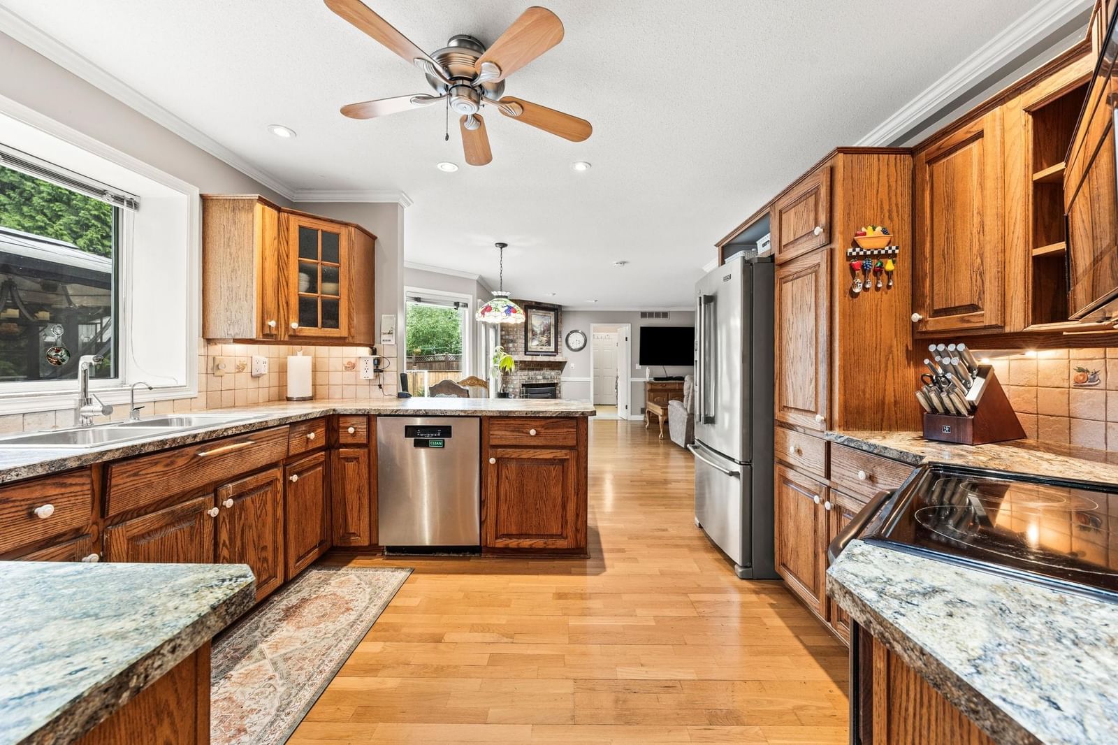 Listing Image 13