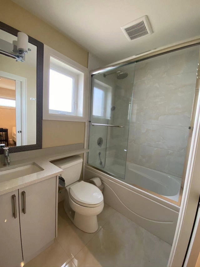 Laneway House - 56 51st Avenue E