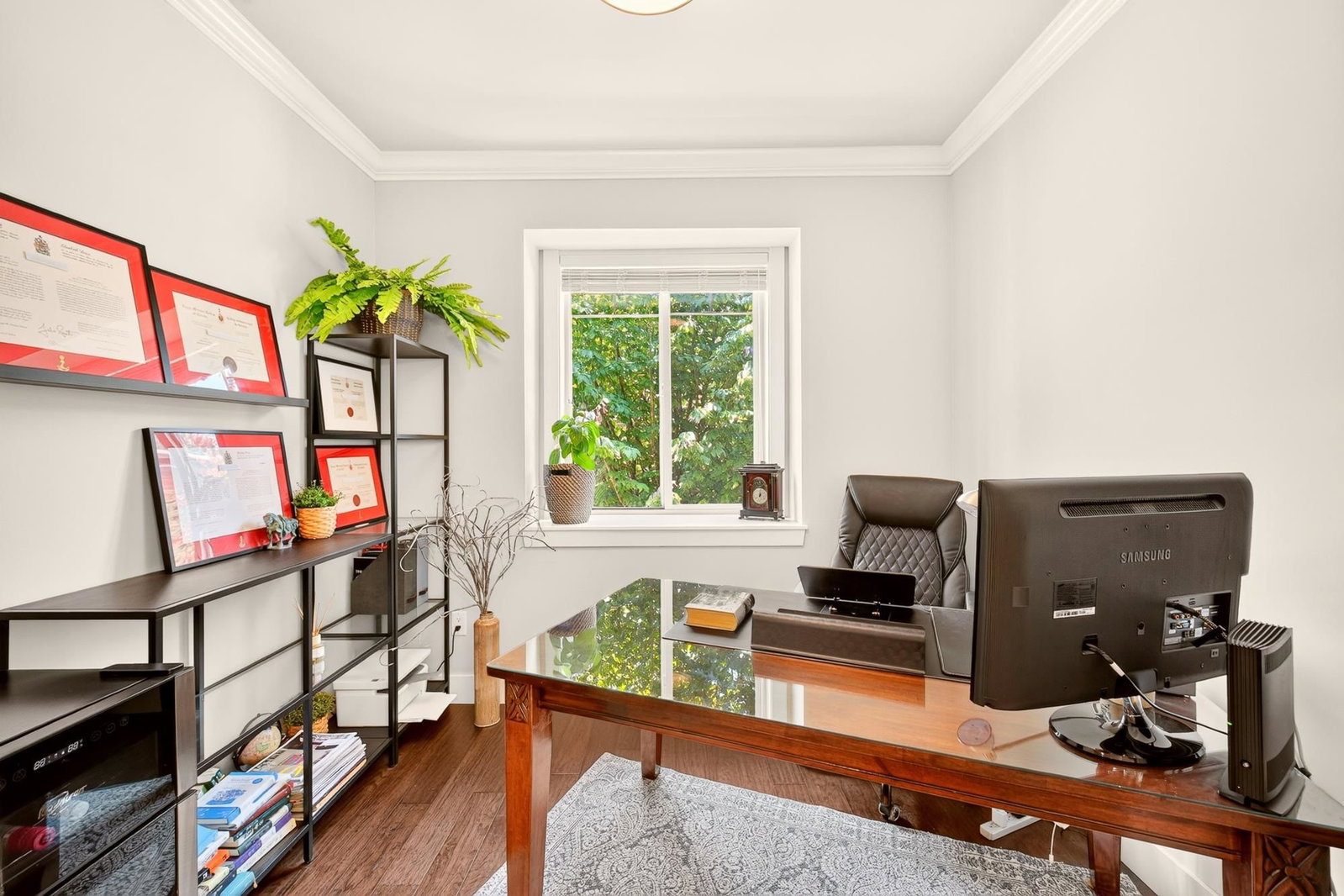 Listing Image 9