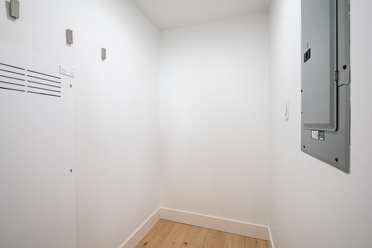 Listing Image 29