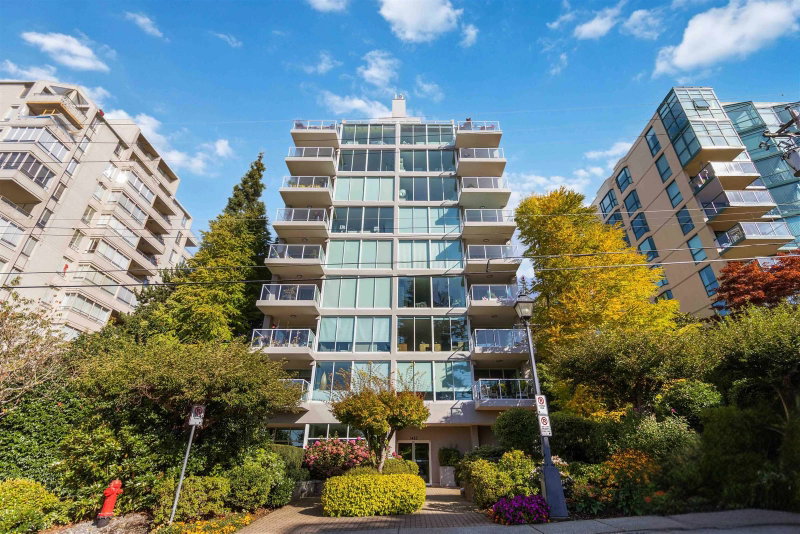 802 - 1455 Duchess Avenue