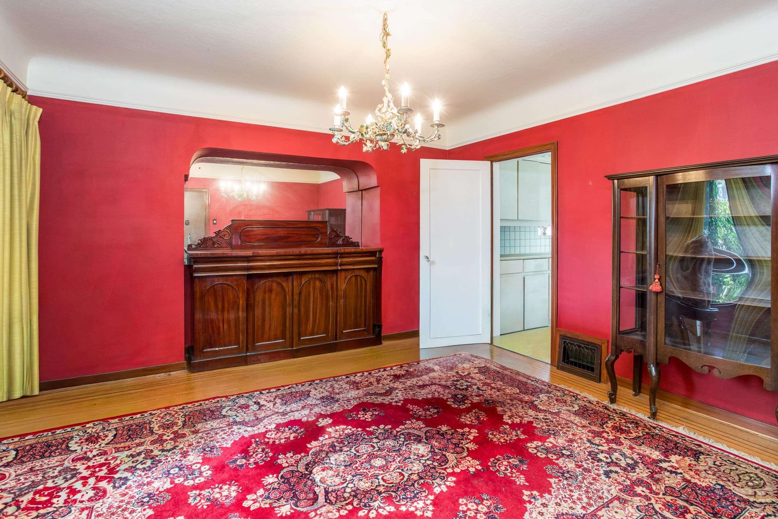 Listing Image 10