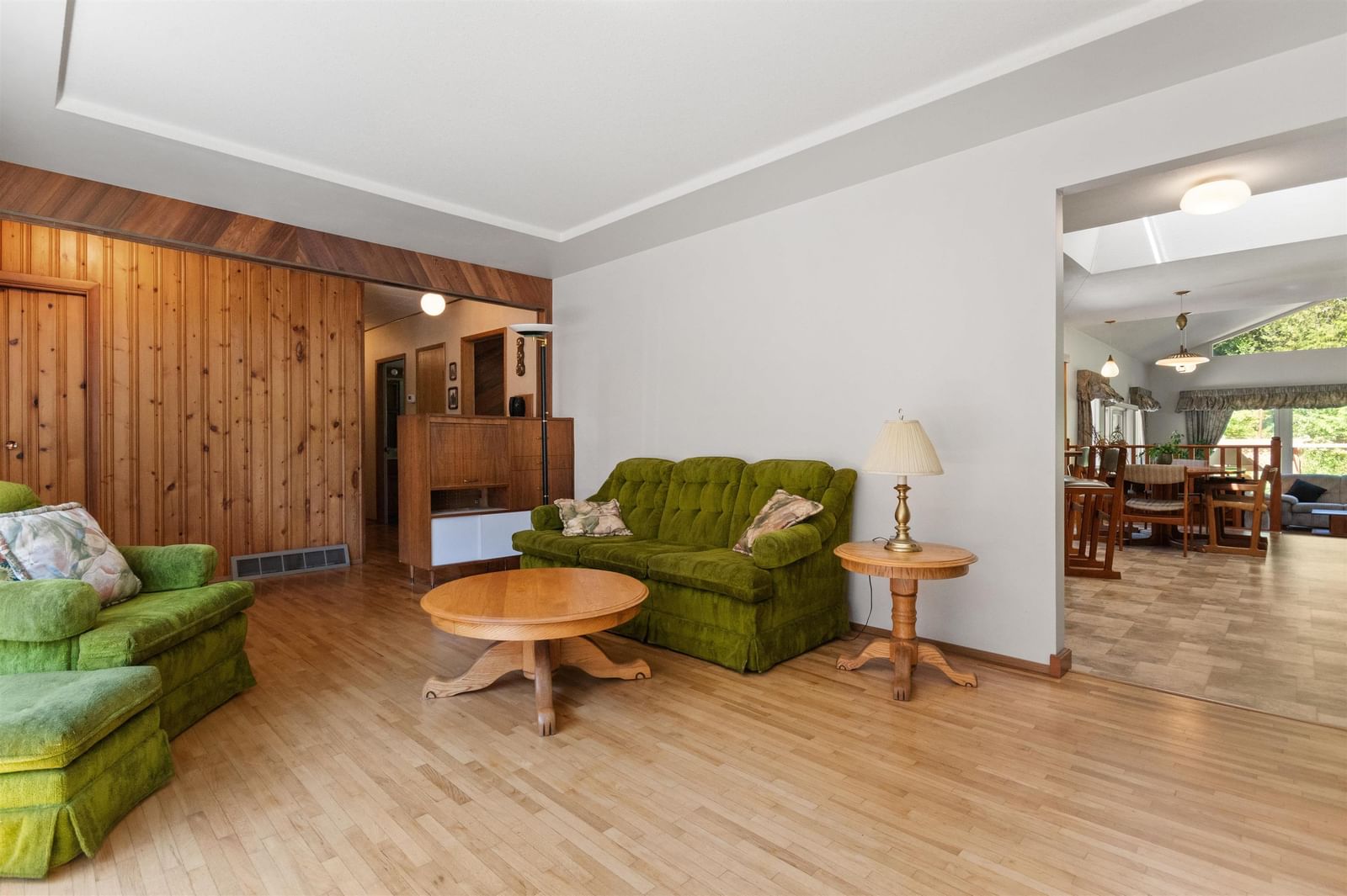 Listing Image 12