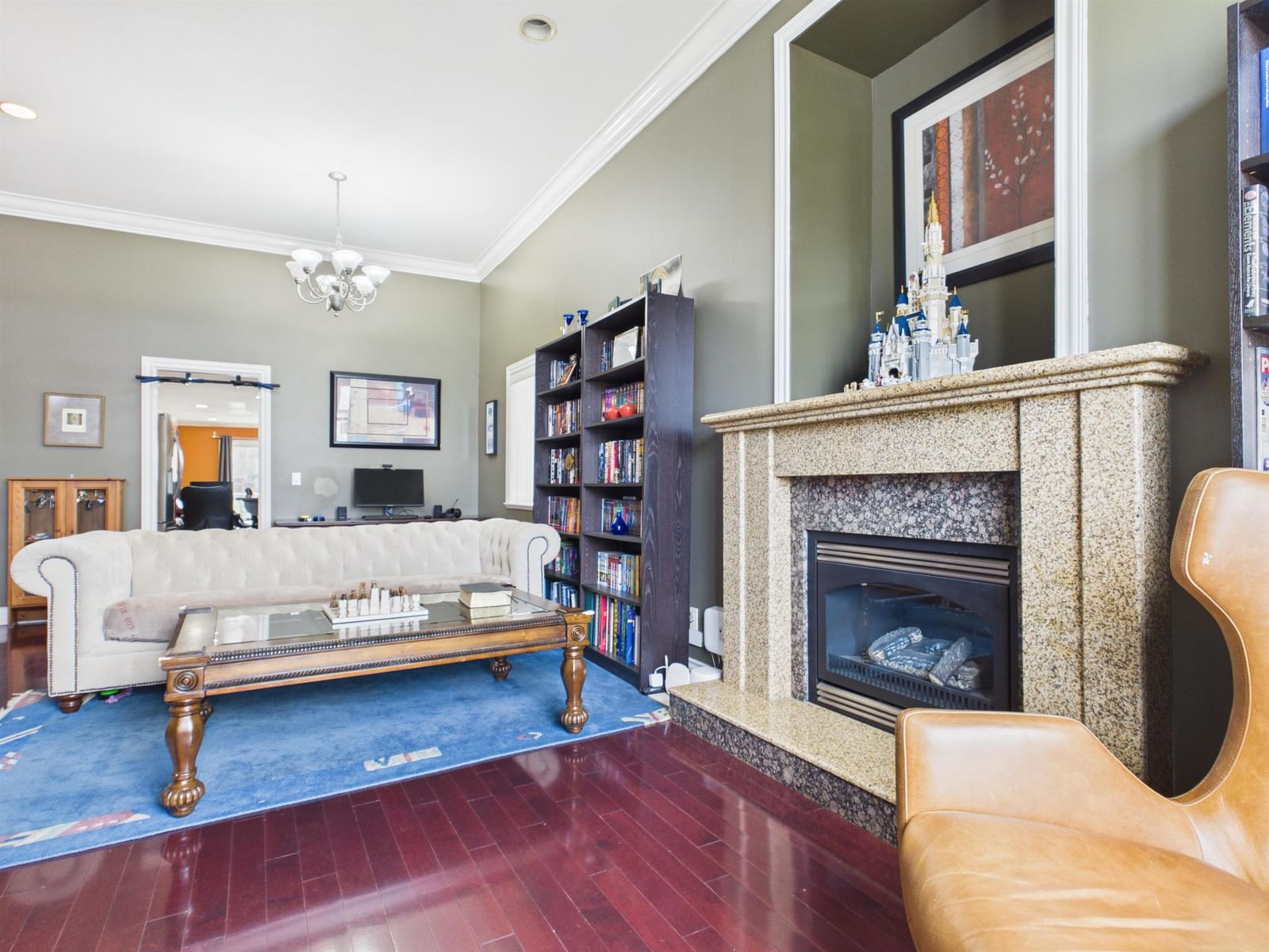 Listing Image 8