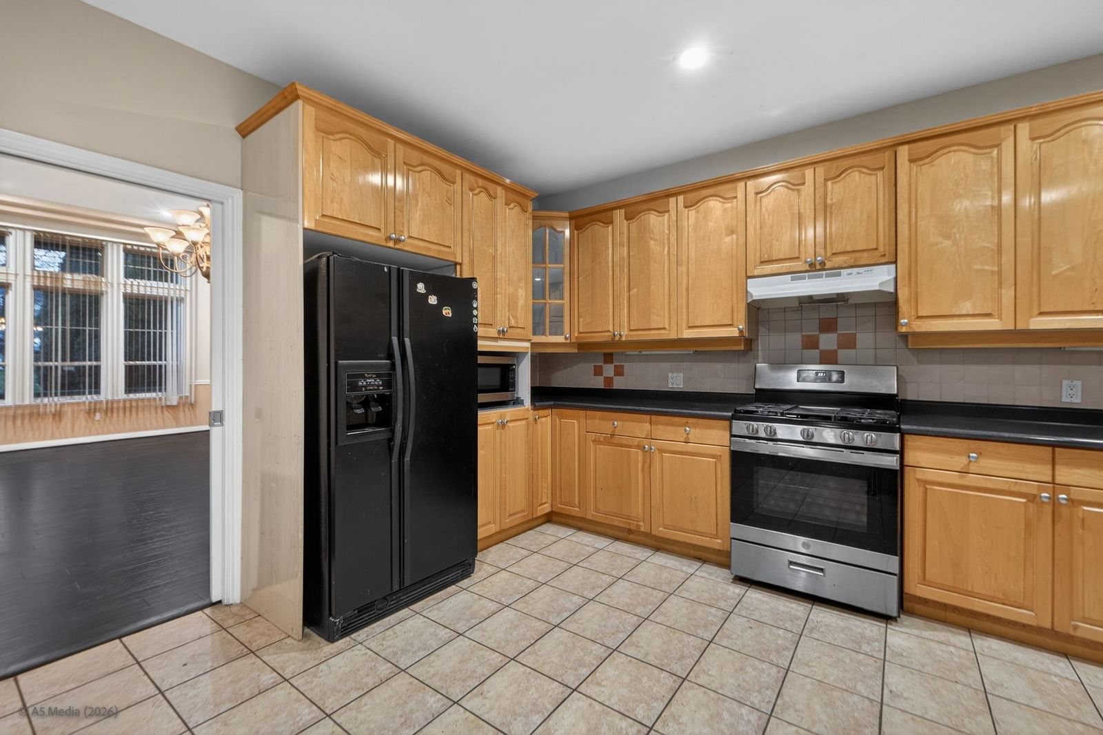 Listing Image 9