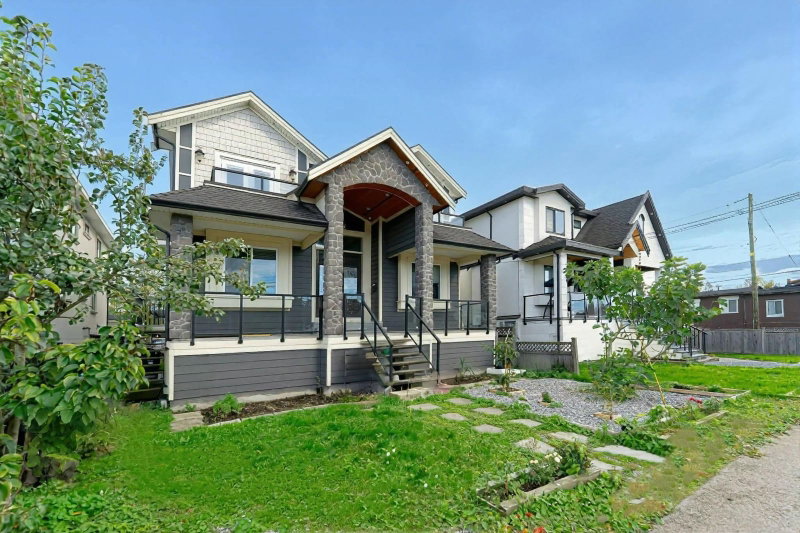 520 Ewen Avenue, New Westminster, British Columbia