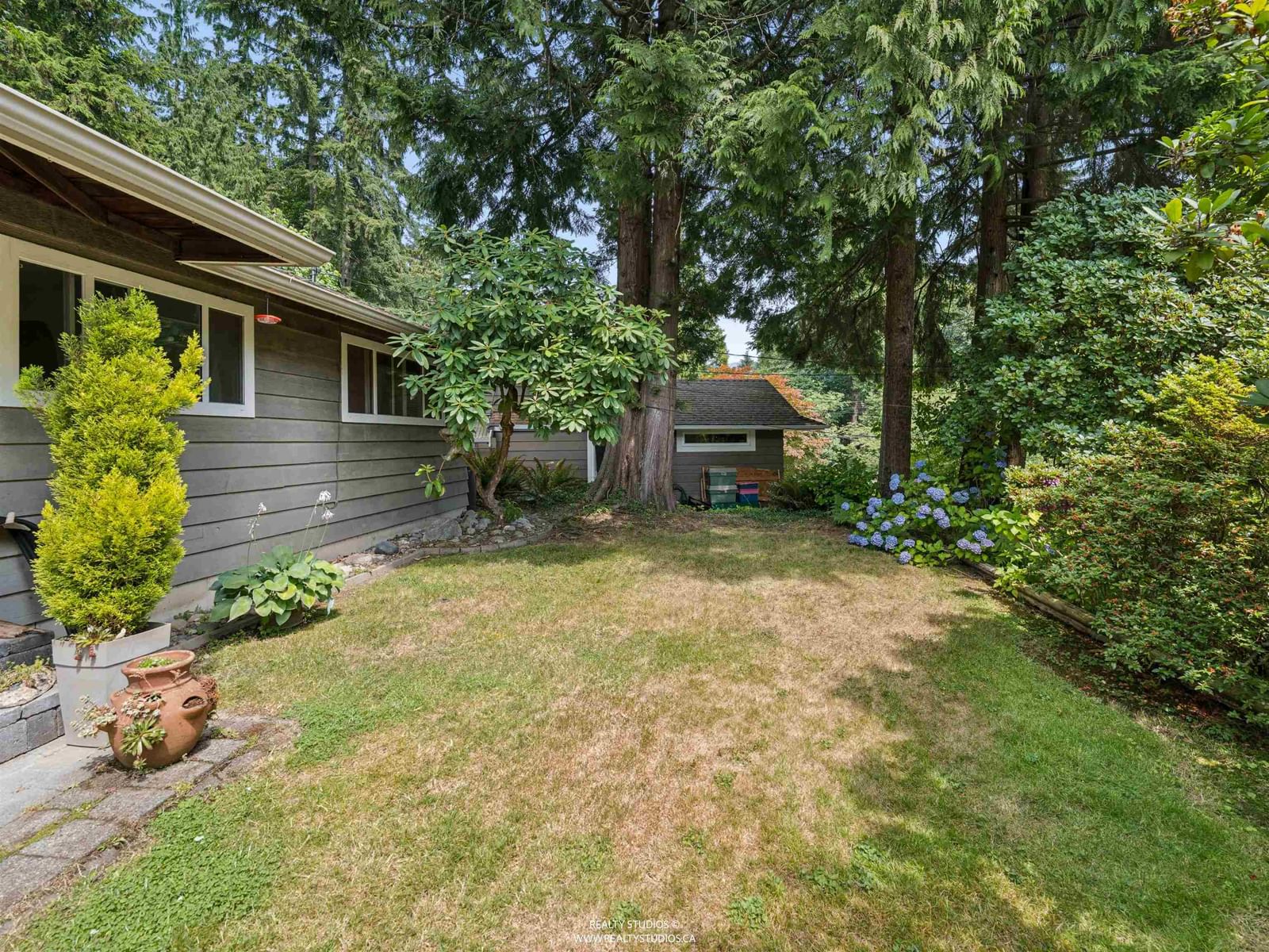 Listing Image 28