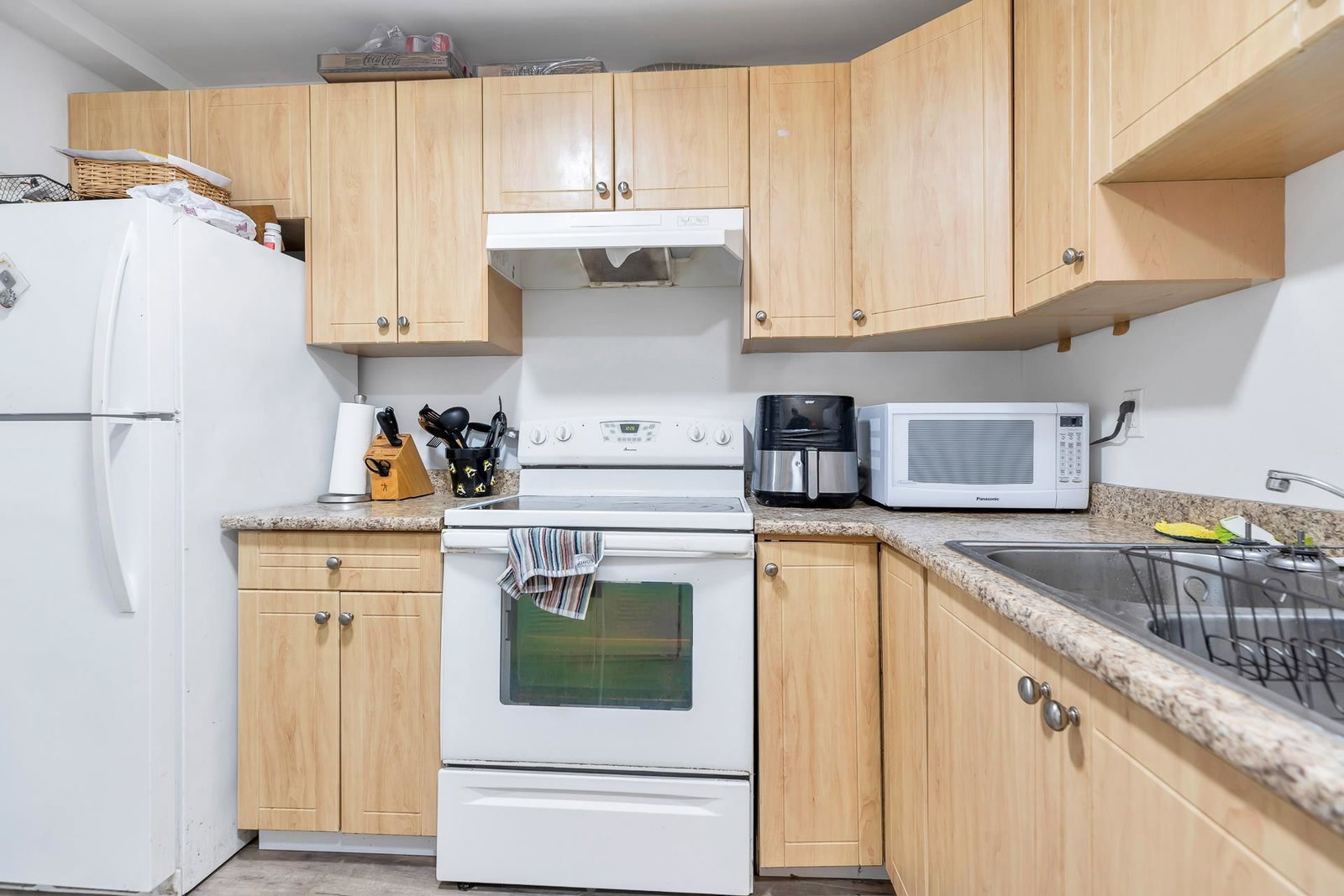 Listing Image 12