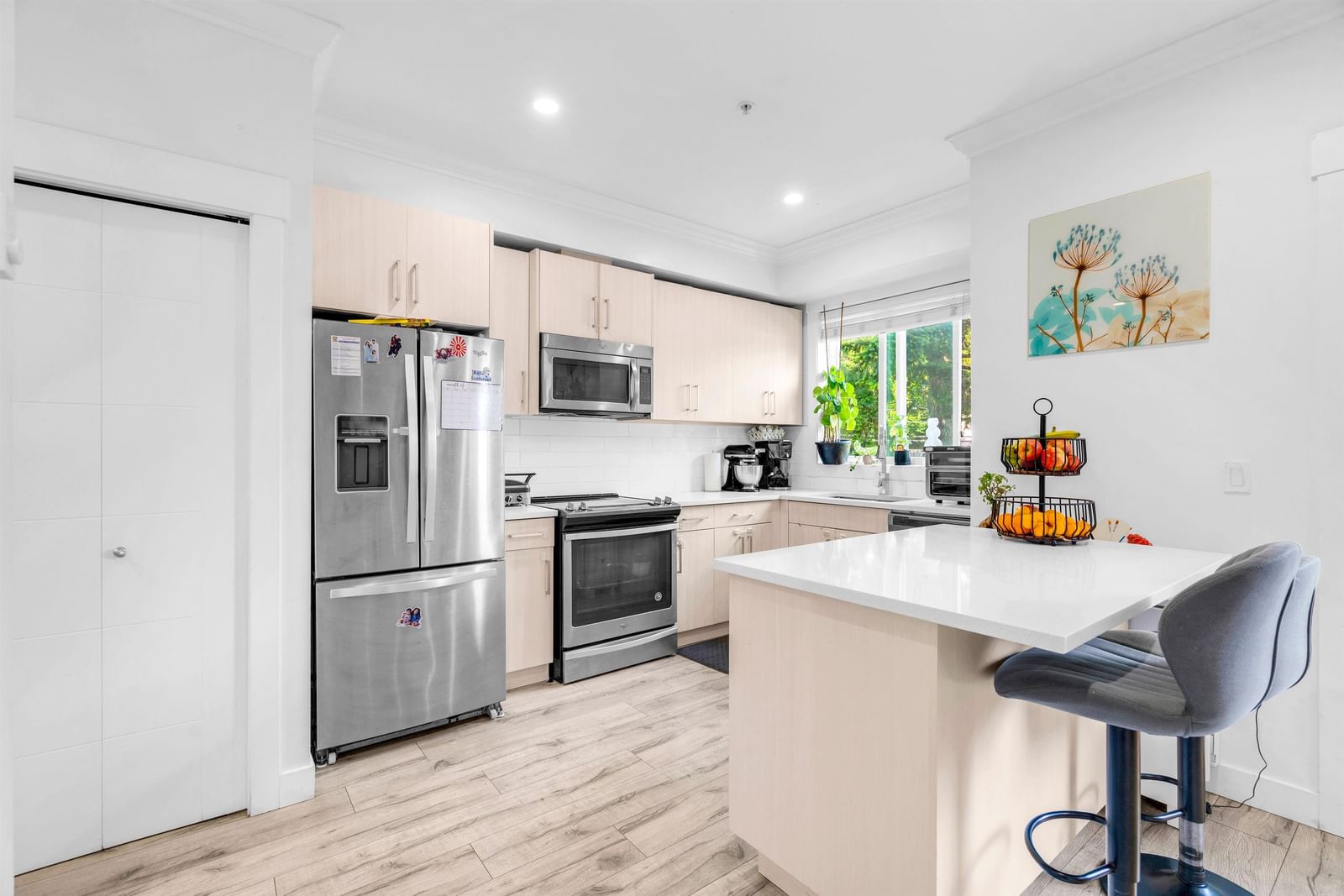 Listing Image 10