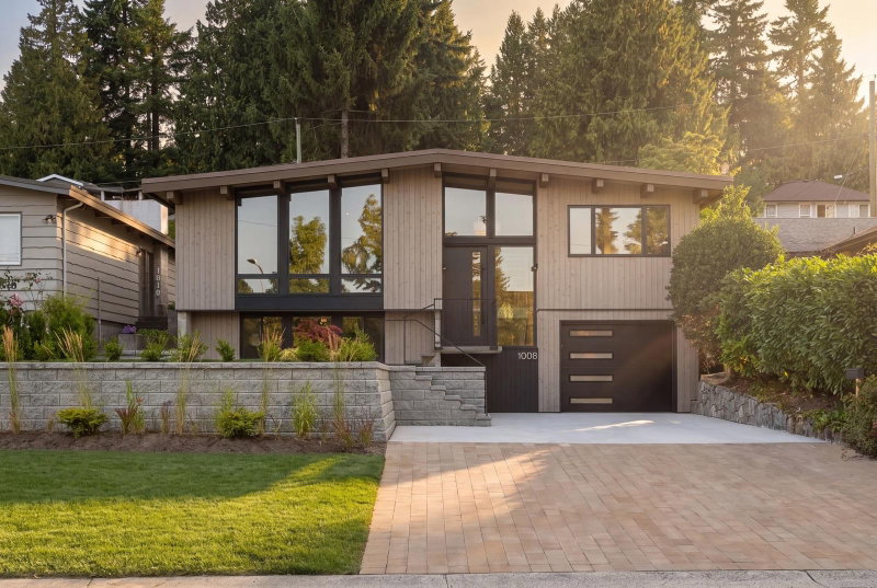 1008 17th Street W, North Vancouver, British Columbia