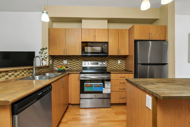 35 - 5839 Panorama Drive