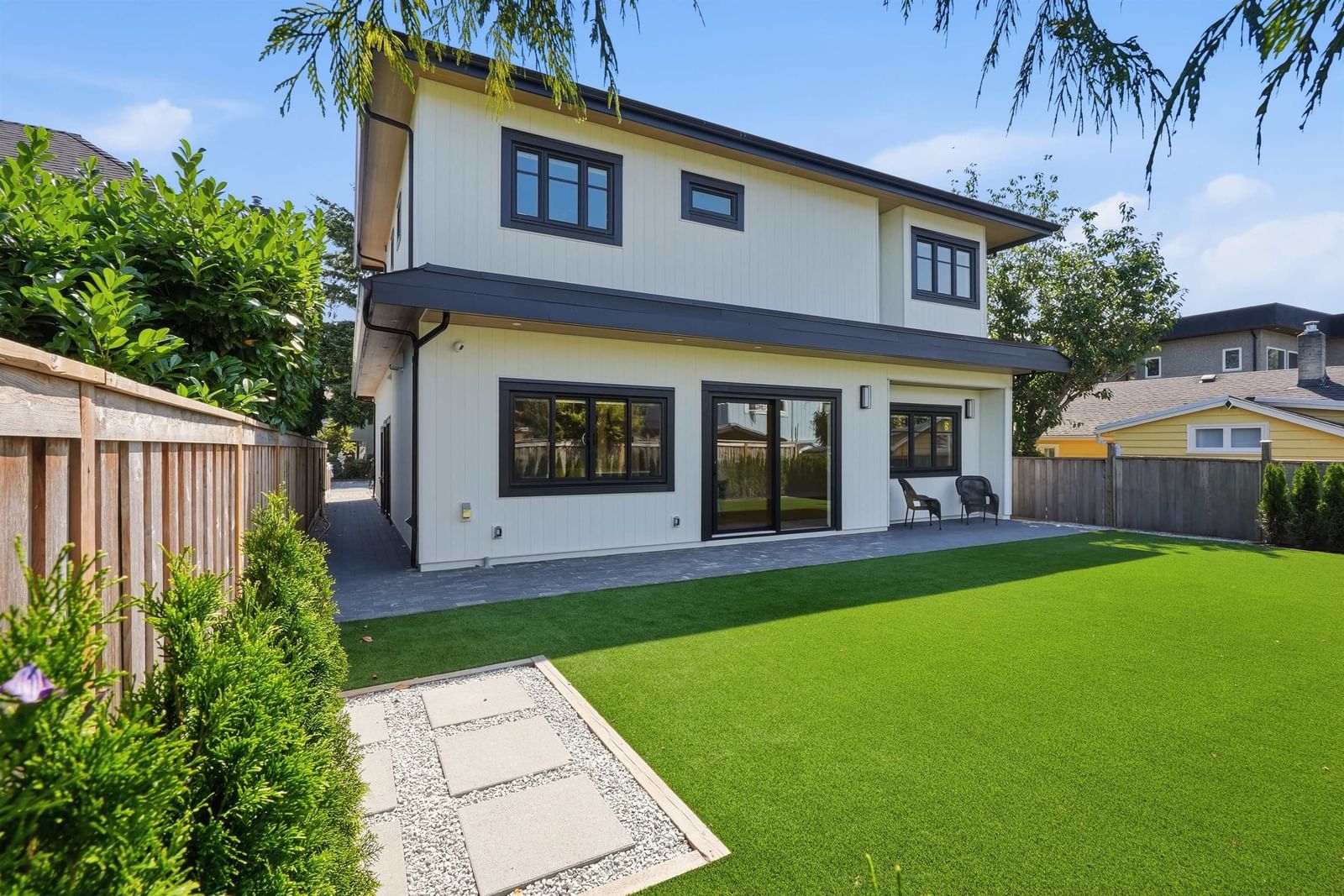 Listing Image 19